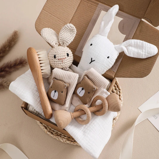 7 PCS Baby Shower Gift Set – Double-Sided Cotton Blanket, Bath Accessories & Wooden Crochet Rattle